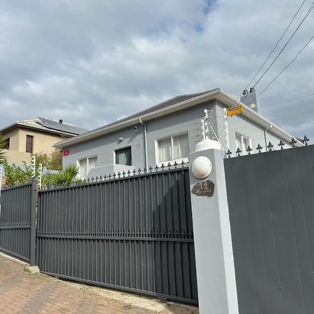 12 Greenpoint Guesthouse Cape Town Exterior photo