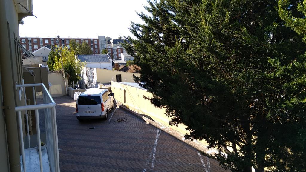12 Greenpoint Guesthouse Cape Town Exterior photo