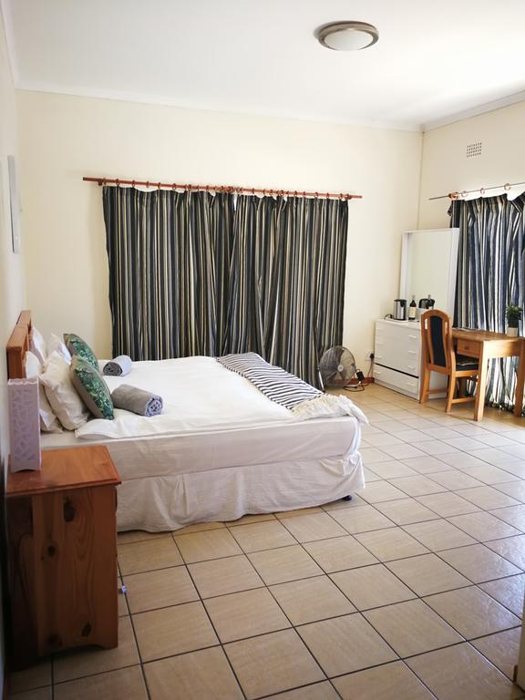 12 Greenpoint Guesthouse Cape Town Exterior photo